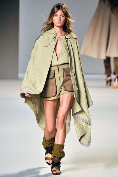 Look 13